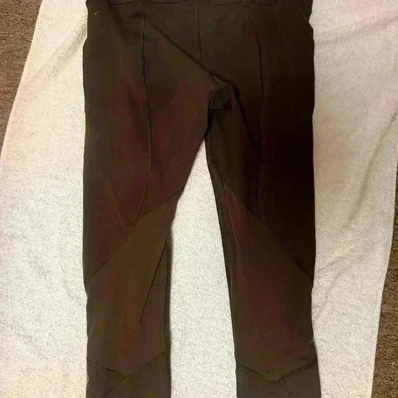 Lululemon Pace Rival Crop khaki size 6 like new - Picture 10 of 12